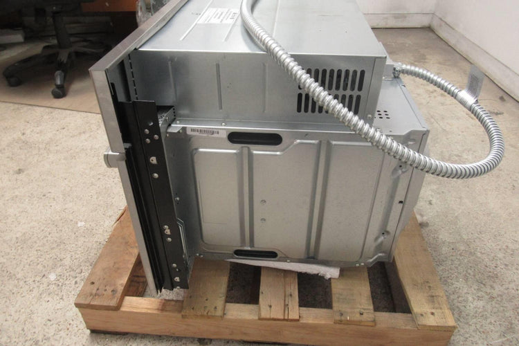 Bosch 30" 1.4 cu.ft European Convection Benchmark Series Steam Oven HSLP451UC