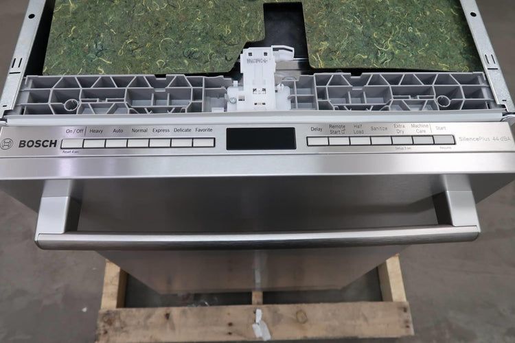 Bosch 800 Series 18" SS 44 dBA ADA Integrated Smart Dishwasher SPX68B55UC