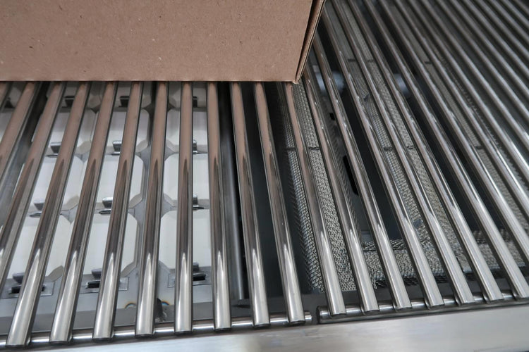 Lynx Professional Grill Series 54" 1555 sq.in Cooking Zone NG Grill L54TRFNG