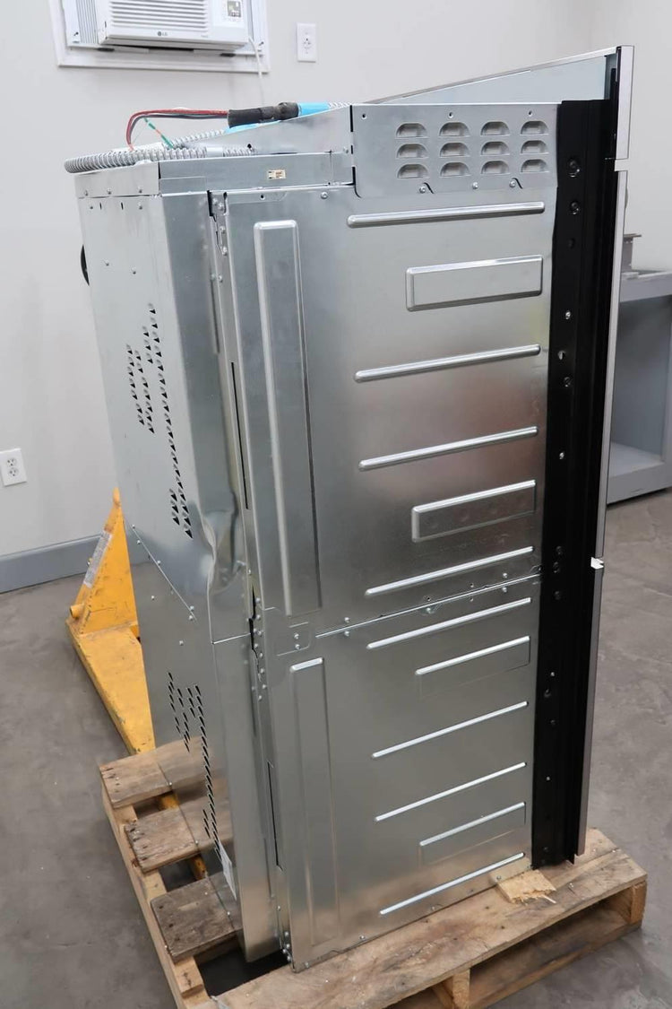 Bosch Benchmark 30" 14 Modes Double Electric Wall Oven HBLP651UC