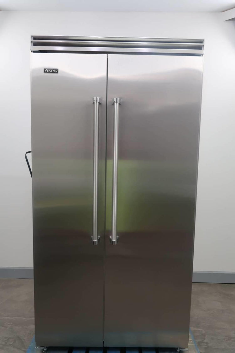 Viking 5 Series 19 42" 25.3 cu.ft Built-in Side by Side Refrigerator VCSB5423SS