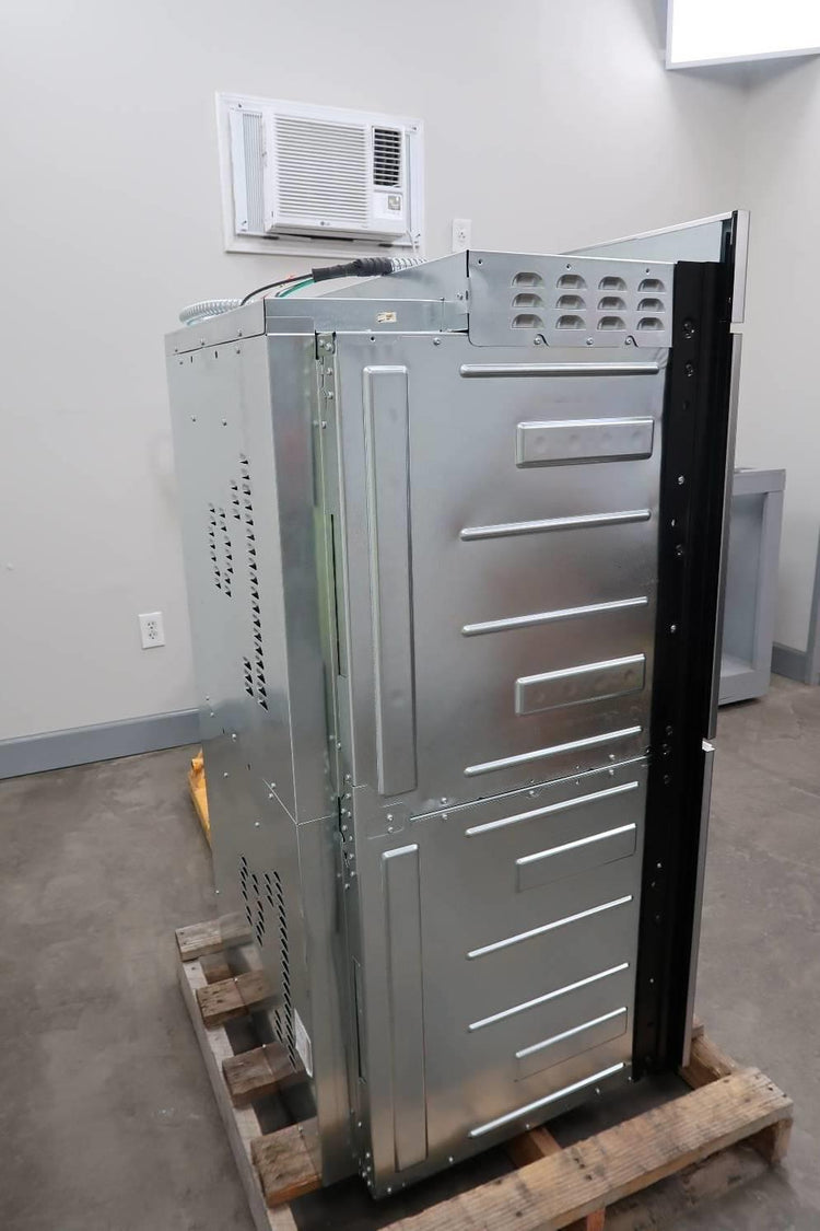 Bosch Benchmark 30" 14 Modes Double Electric Wall Oven HBLP651UC