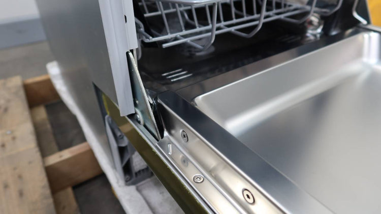 Bosch 18" 44dBA Button Control Full Console 800 Series Dishwasher SPE68U55UC