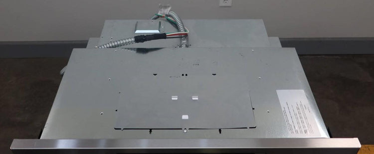 Bosch Benchmark Series 30" 14 Modes Single SS Electric Wall Oven HBLP451UC