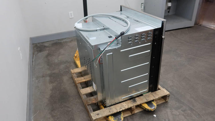 Bosch 30" SS Smart Wifi 4.6 Cap Single 800 Series Electric Wall Oven HBL8453UC