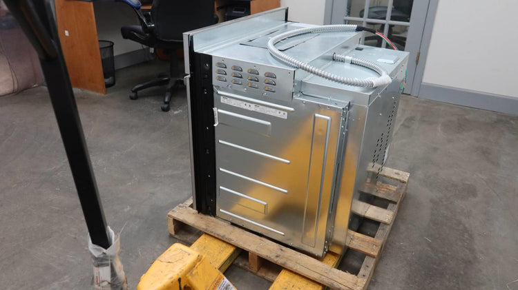 Bosch 30" SS Smart Wifi 4.6 Cap Single 800 Series Electric Wall Oven HBL8453UC