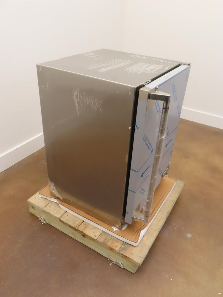 Lynx Professional Grill Series LM24REFR 24" Compact Stainless Steel Refrigerator