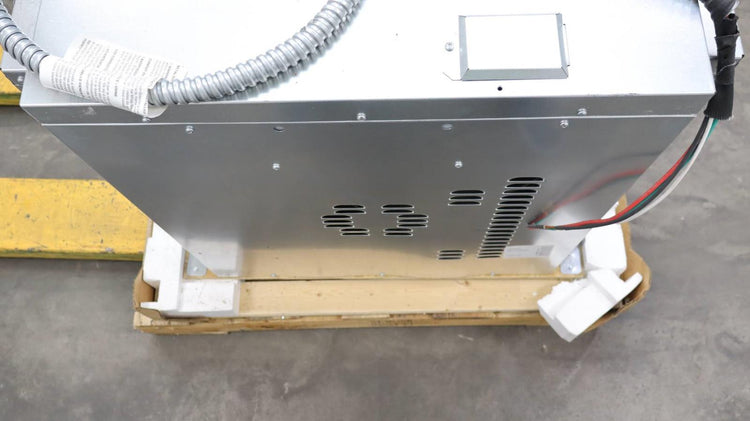 Bosch 800 Series 30" SS Smart Wifi 4.6 Cap Single Electric Wall Oven HBL8453UC