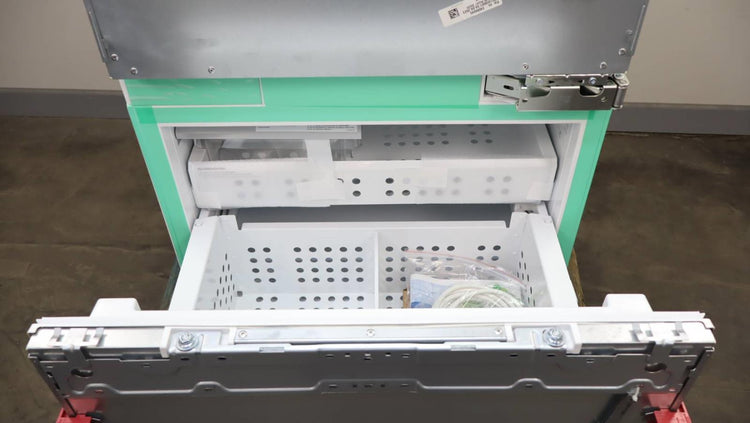 Bosch 30" Built-In Bottom Mount Benchmark Series Smart Refrigerator B30IB905SP