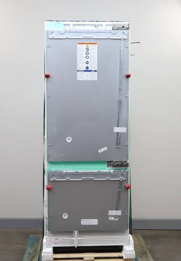 Bosch 30" Built-In Bottom Mount Benchmark Series Smart Refrigerator B30IB905SP