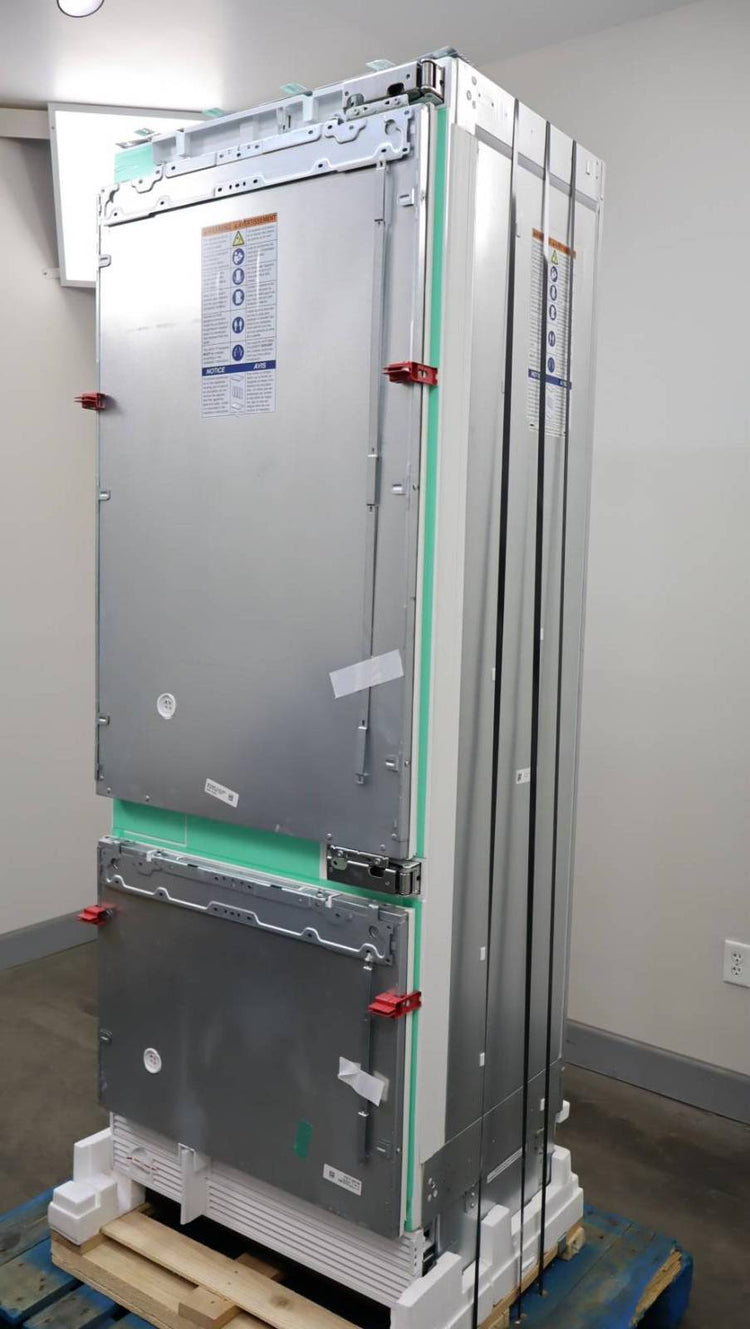 Bosch Benchmark Series 30" Built-In Bottom Mount Smart Refrigerator B30IB905SP