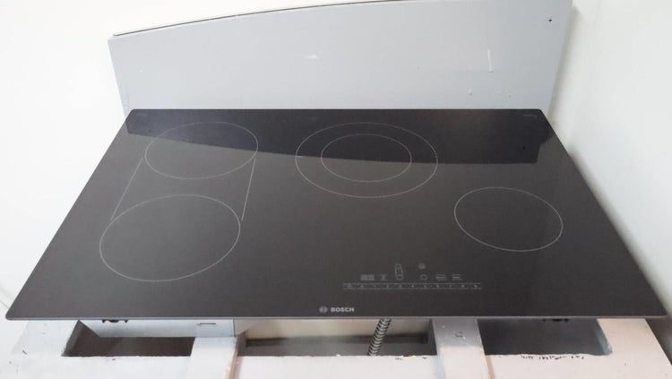 Bosch 30" 800 Series Ceramic Glass 4 Element BLK Electric Cooktop NET8069UC