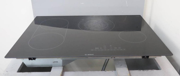 Bosch 30" 800 Series Ceramic Glass 4 Element BLK Electric Cooktop NET8069UC