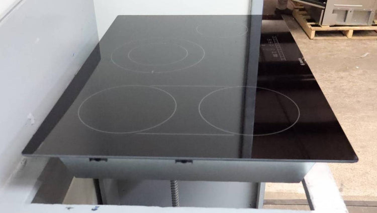 Bosch 30" 800 Series Ceramic Glass 4 Element BLK Electric Cooktop NET8069UC