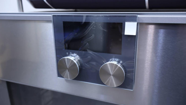 Gaggenau 30" 400 Series 4.5 Cu.Ft TFT Glass Front SS Single Oven BO481613