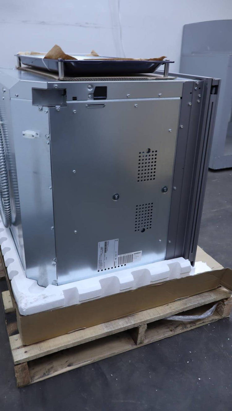 Gaggenau 30" 400 Series 4.5 Cu.Ft TFT Glass Front SS Single Oven BO481613