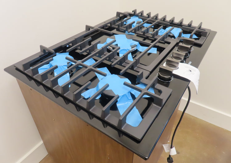 NIB Bosch 800 Series NGM8049UC 30 Inch Built-In Black Gas Cooktop Full Warranty