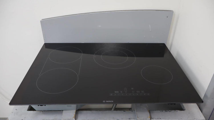 Bosch 30" 800 Series Ceramic Glass 4 Element BLK Electric Cooktop NET8069UC