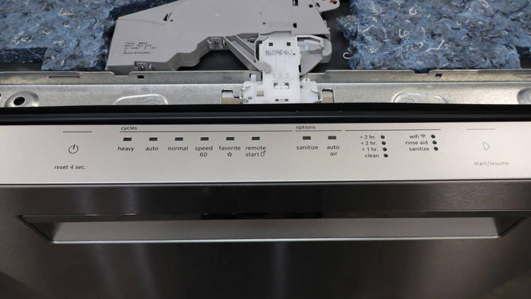 Bosch 24" SS Fully Integrated Built-In 44 dBA 500 Series Dishwasher SHP65CM5N
