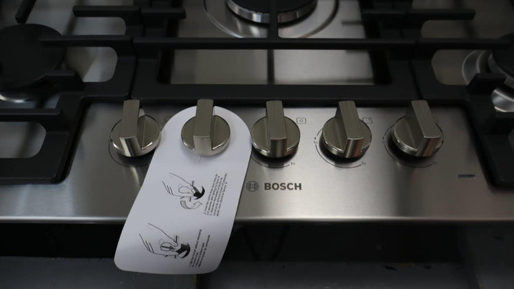 Bosch 30" 500 Series Red LED Light 5 Sealed Burners Gas Cooktop NGM5059UC