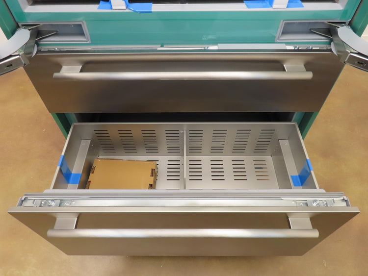 Thermador Freedom Collection T42BT110NS 42" BuiltIn French Door Refrigerator Pic