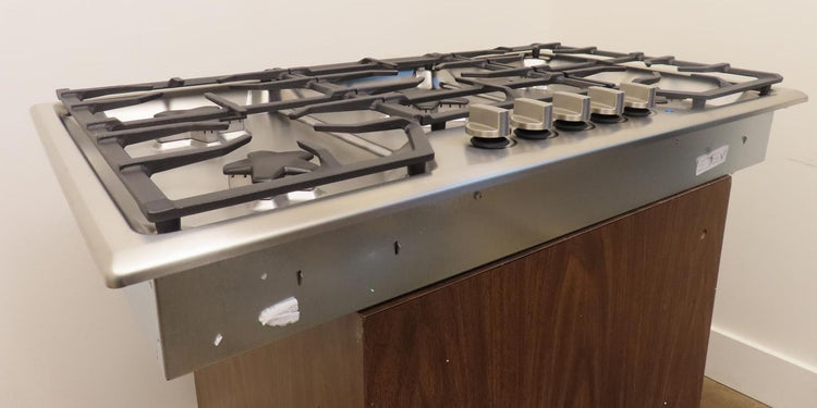 Thermador Masterpiece Series SGS365TS 36" 5 Sealed Burner Gas Cooktop Excellent