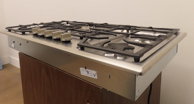 Thermador Masterpiece Series SGS365TS 36" 5 Sealed Burner Gas Cooktop Excellent