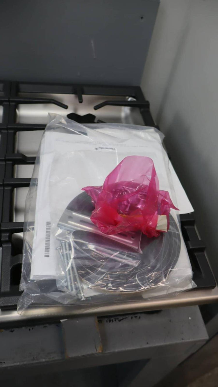 Thermador 36" Patented 5 Star Burner's QuickClean Stainless Cooktop SGSP365TS