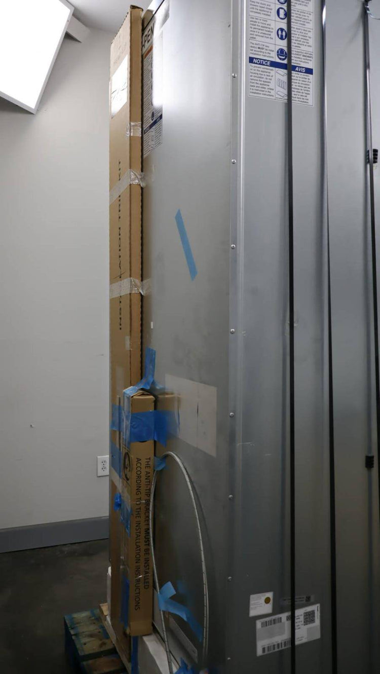 Thermador Freedom Collect 42" 4-Door French Door Smart Refrigerator T42BT120NS