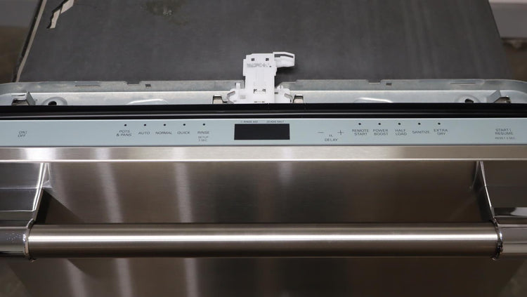 Thermador 24" SS Fully Integrated Smart Emerald Series Dishwasher DWHD560CFP