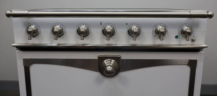 La Cornue 36" Freestanding White Induction Range 3.81 Ft. Oven Cap. C9WNI