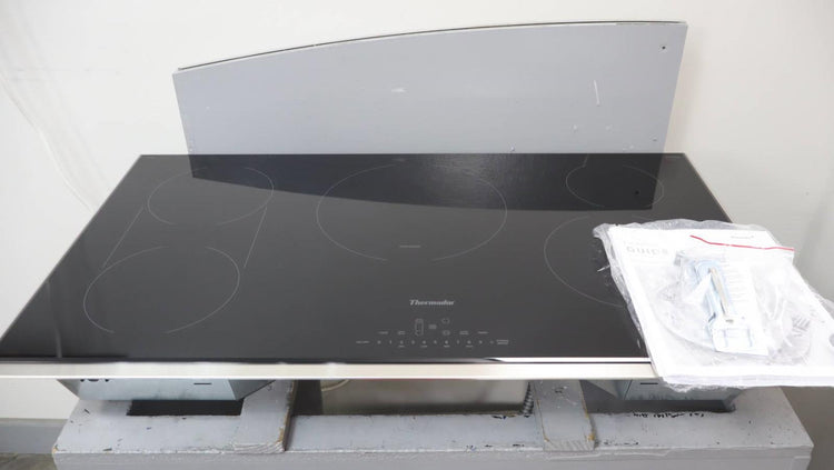 Thermador 36" Masterpiece Series 5 Elements Electric BLK Cooktop CET366YB