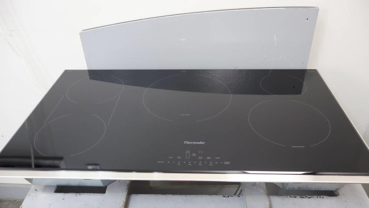 Thermador 36" Masterpiece Series 5 Elements Electric BLK Cooktop CET366YB