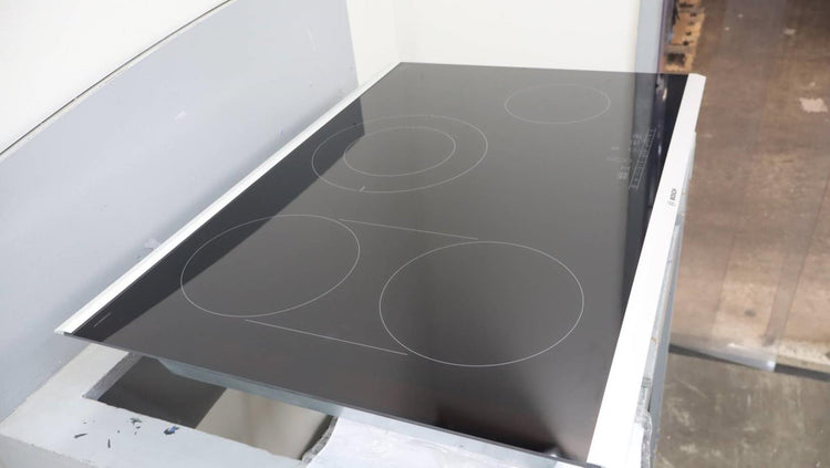 Bosch 30 Inch Smoothtop 4 Elements Electric 800 Series Cooktop NET8069SUC