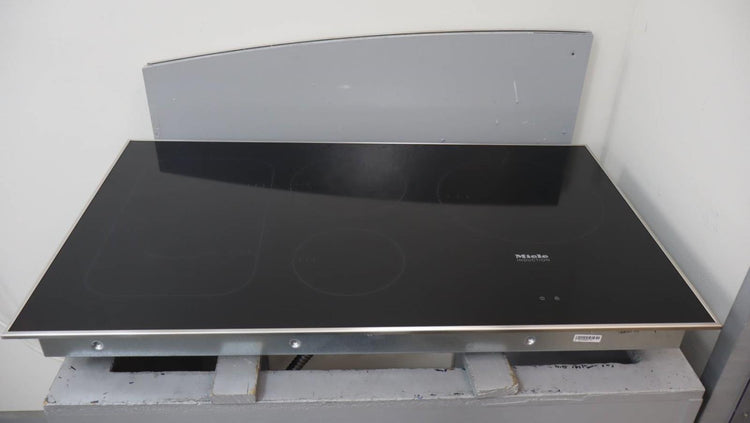 Miele 36" PowerFlex Tech 5 Cooking Zones Framed Induction Cooktop KM6370
