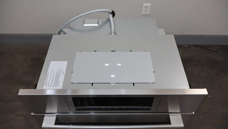 Bosch 27" 4.1 SS EcoClean Convection Single Electric Wall Oven HBN8451UC