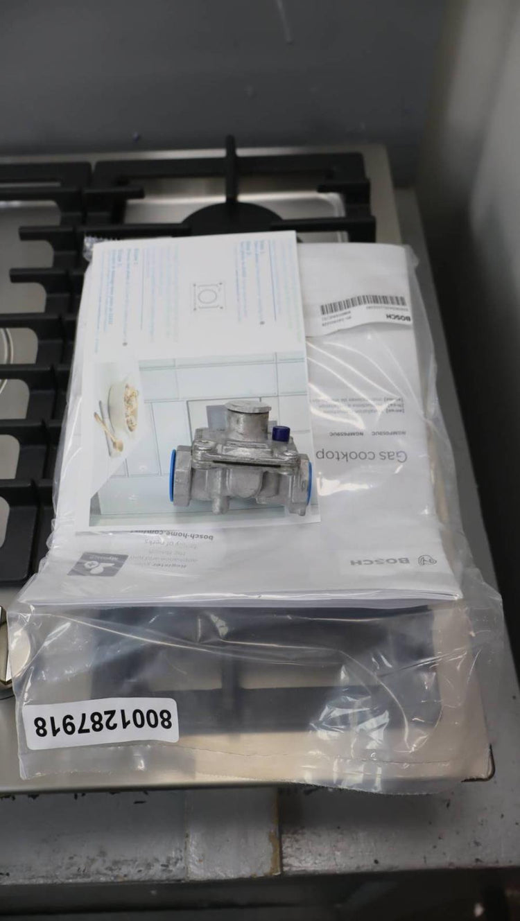 Bosch 30" Red LED Light 5 Sealed Burners 500 Series Gas Cooktop NGM5059UC