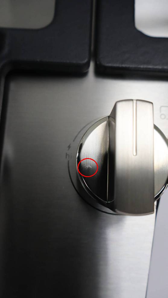 Bosch 30" Red LED Light 5 Sealed Burners 500 Series Gas Cooktop NGM5059UC