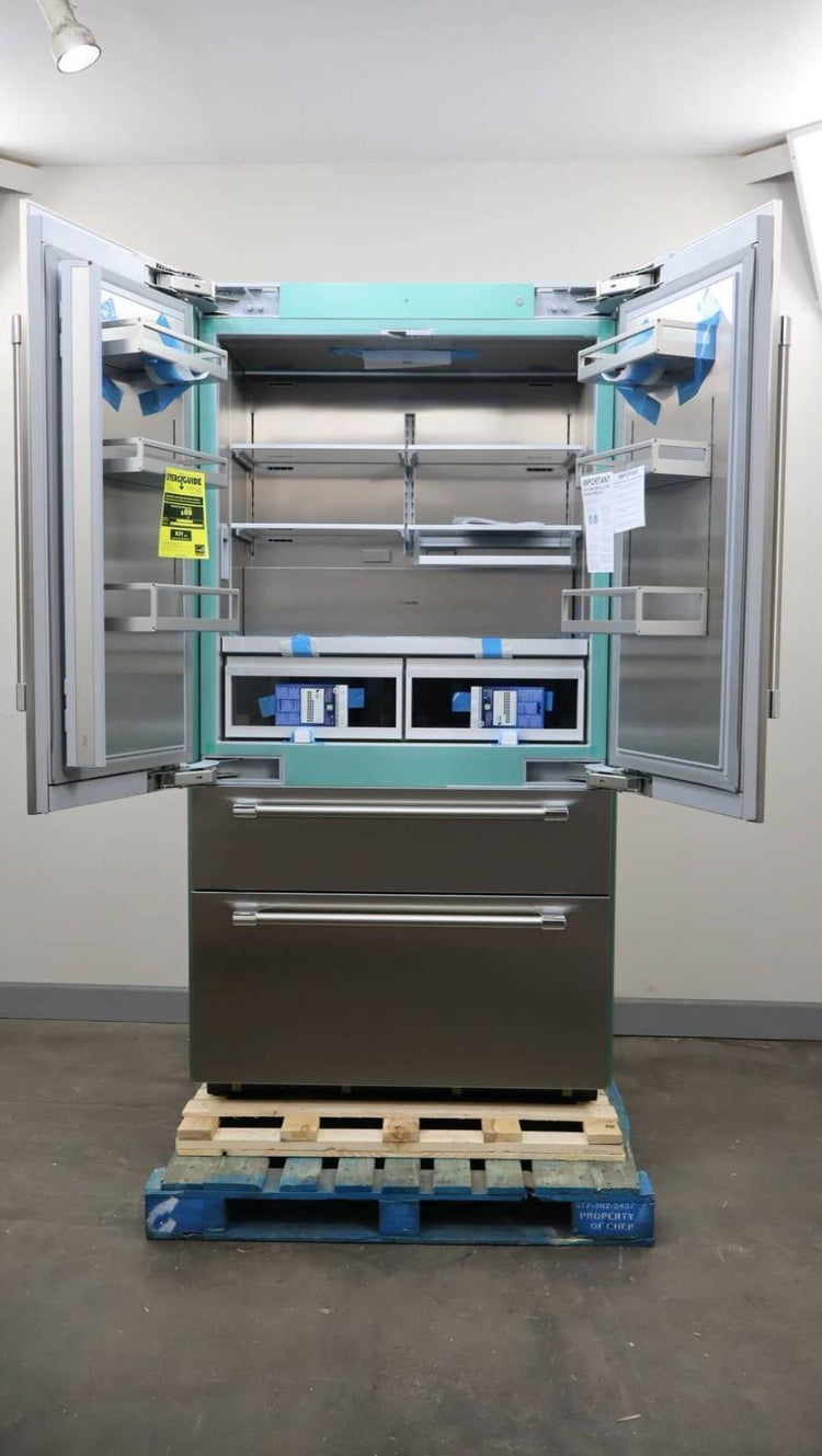 Thermador Freedom Collect. 42" 4-Door French Door Smart Refrigerator T42BT120NS