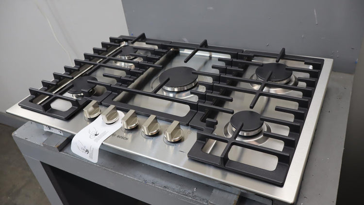 Bosch 30" 500 Series Red LED Light 5 Sealed Burners Gas Cooktop NGM5059UC