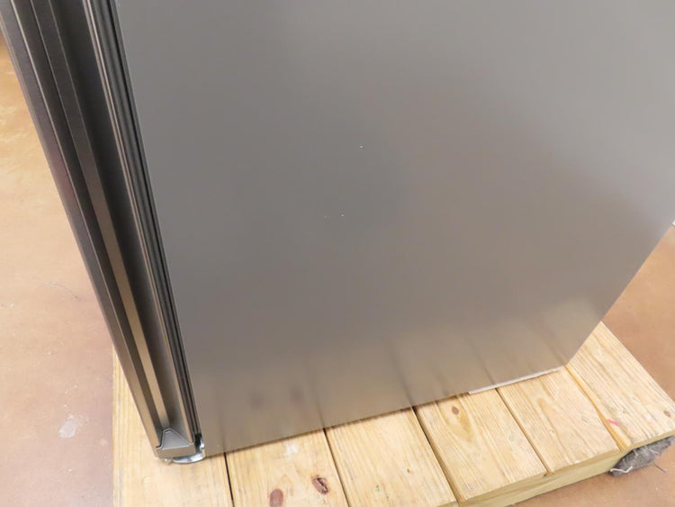 Bosch 800 Series B24CB80ESS 24" Freestanding Bottom Freezer Refrigerator Pics