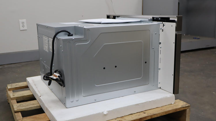 Bosch 800 Series 30" 1.2 Cu.Ft. Smart Tilt Display Microwave Drawer HMD8054UC