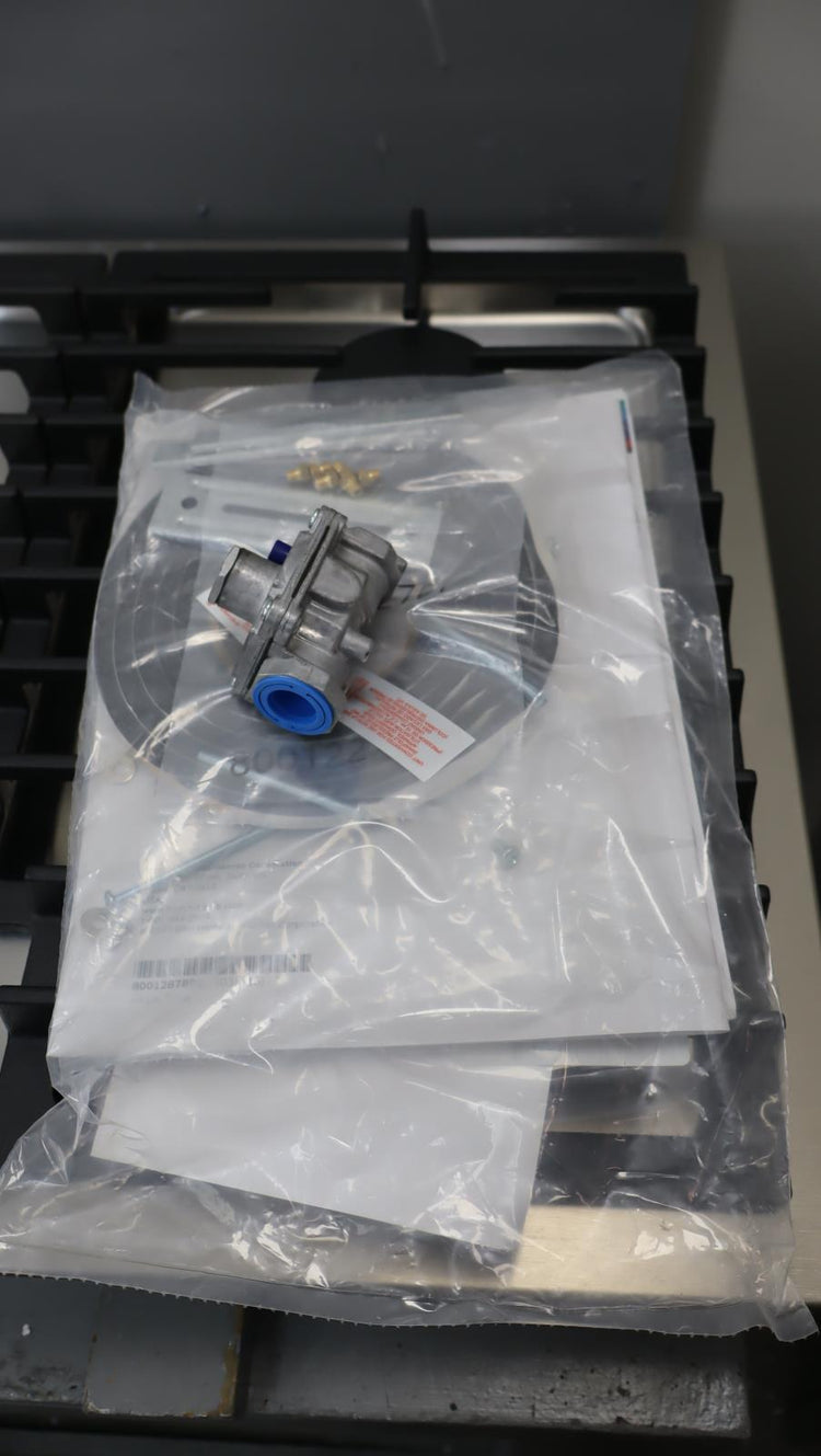 Bosch 800 Series 36" 5 Sealed Burners Built-In Gas Cooktop NGM8659UC