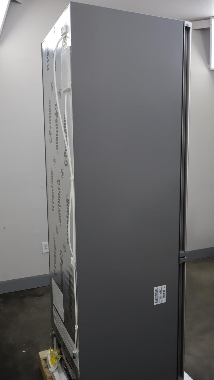 Bosch 800 Series 24" Freestanding Bottom Freezer Smart Refrigerator B24CB80ESS