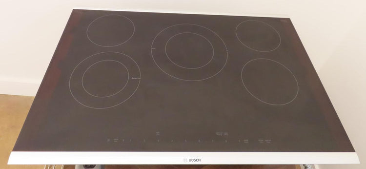 Bosch Benchmark Series NETP069SUC 30" Electric Cooktop with 5 Elements Perfect