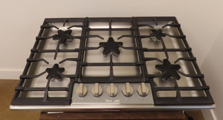 Thermador Masterpiece Series SGSXP305TS 30" 5 Star Burners Cooktop