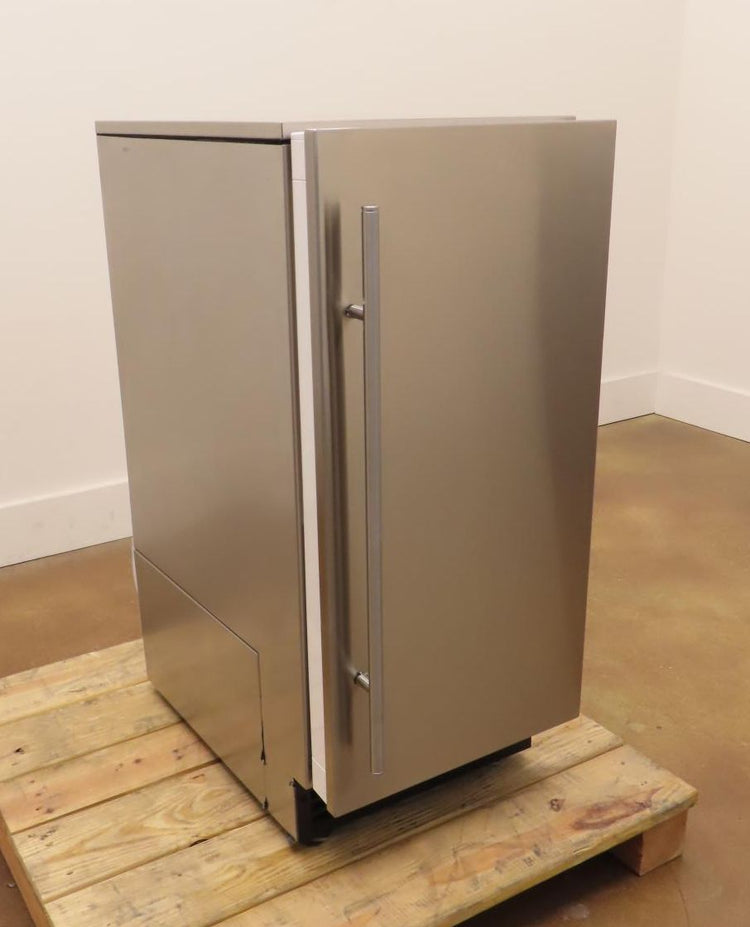 Scotsman Brilliance Series SCCG50MB1SU 15" Built-in Gravity Gourmet Ice Machine