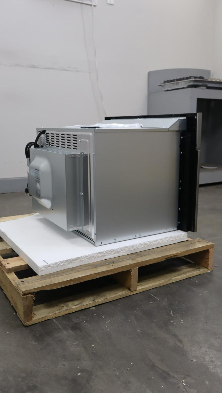 Bosch 800 Series 30" SpeedChef True Convection Sensor Cook SS Oven HMC80152UC