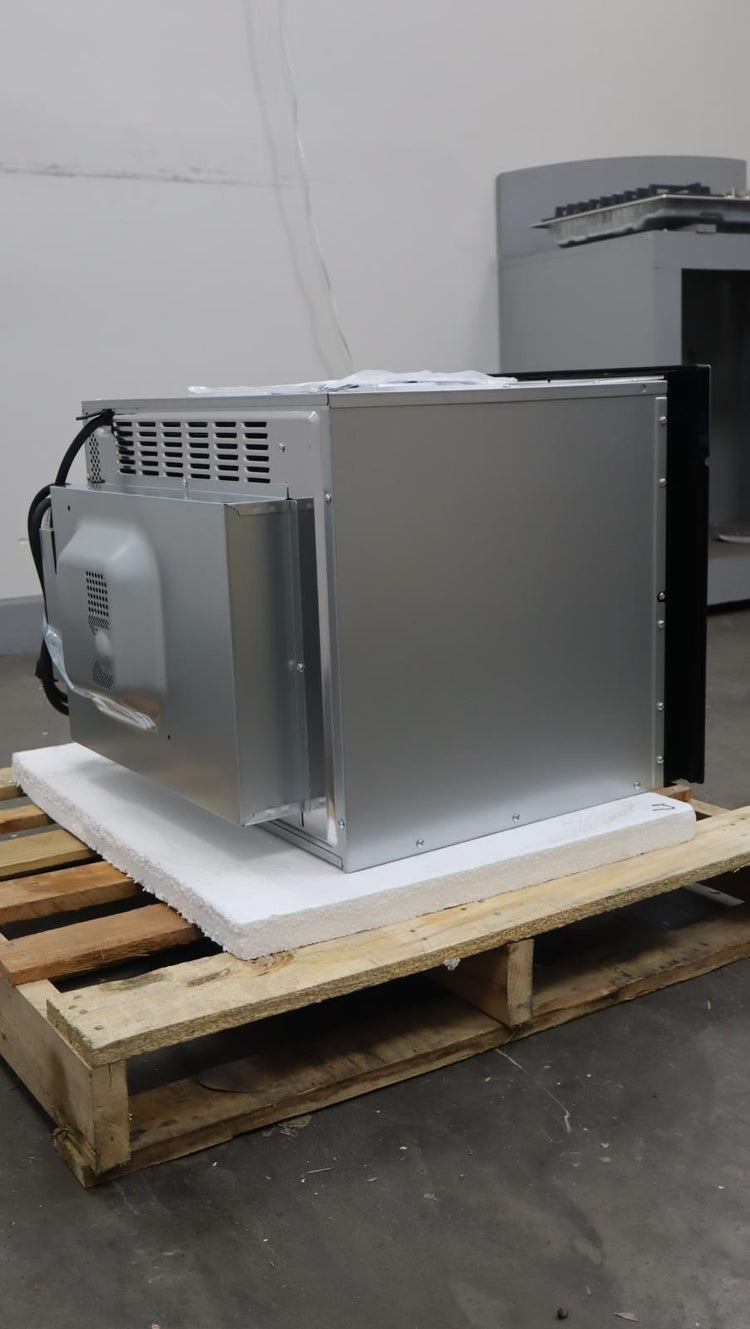 Bosch 24" 1000w SS 1.6 cu.ft. Power 2-in-1 500 Series Speed Oven HMC54151UC
