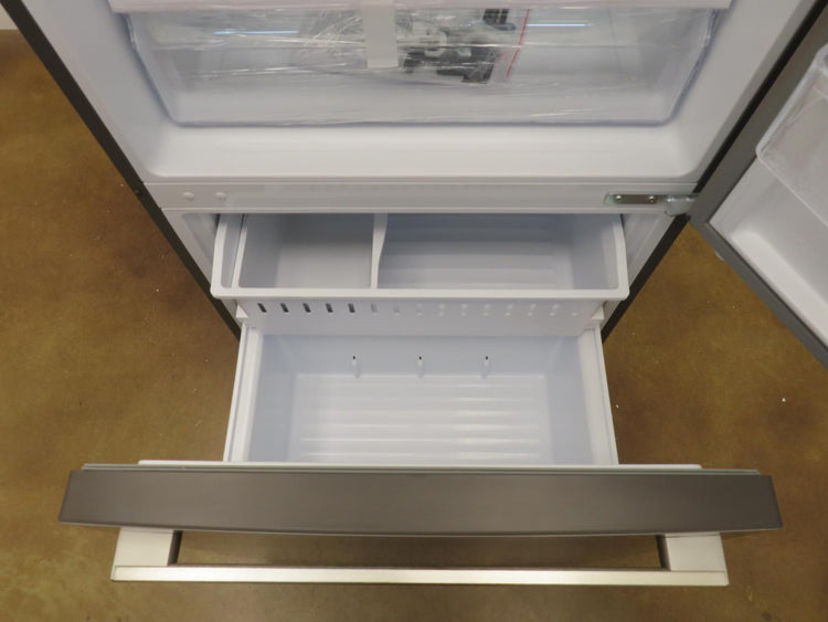 Bosch 100 Series B33CM10SNS 33" Freestanding Bottom Freezer Refrigerator